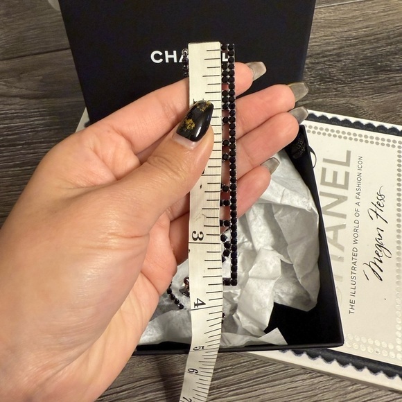 CHANEL Statement Black Crystal "CHANEL" Crystal Chain Necklace - Picture 4 of 9